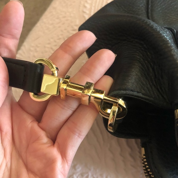 Tory Burch black leather bag with gold details - Picture 8 of 9